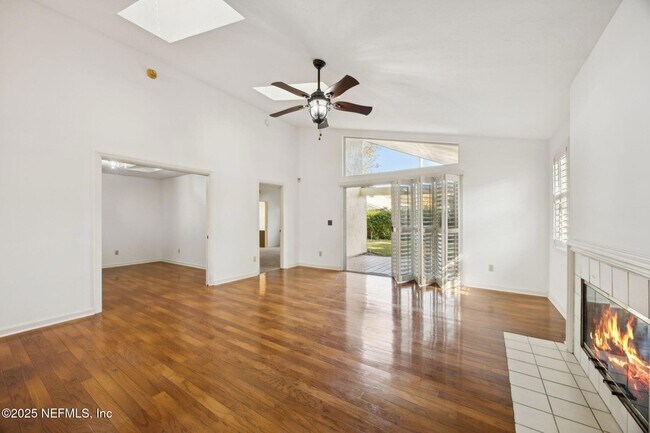 Building Photo - 4063 Mizner Ct