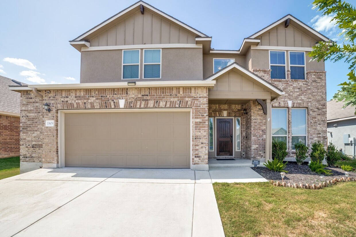 Primary Photo - 2999 sq ft 4 Bedroom 3.5 Bathroom 2 Story ...