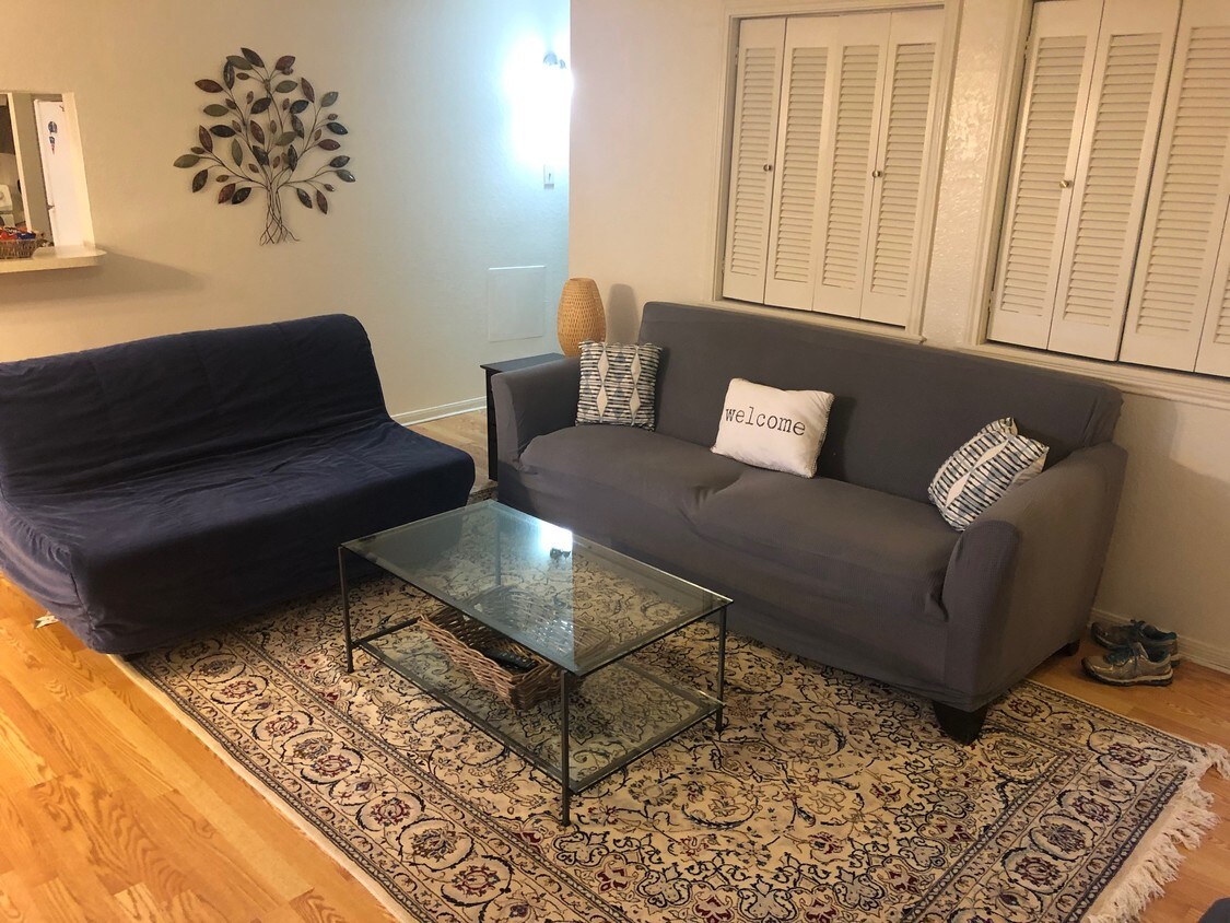 living room - 1205 Calico Ln