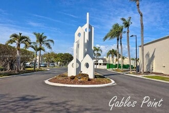 Building Photo - 6840 SW 45th Ln