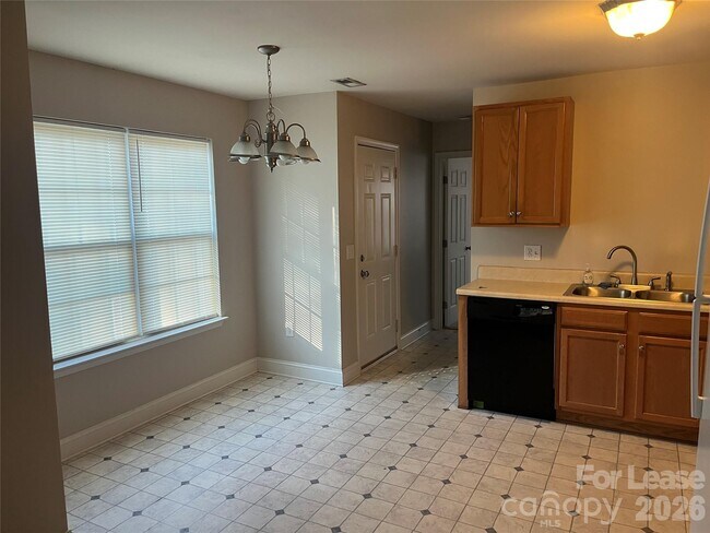 Foto del edificio - 1923 Crestmont St