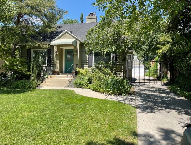 Charming 3 Bedroom Home in Sugarhouse! - Charming 3 Bedroom Home in Sugarhouse!