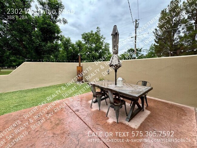 Building Photo - Beautiful Adobe Home on 1 acre