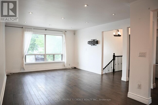 Building Photo - 7 N Heights Rd
