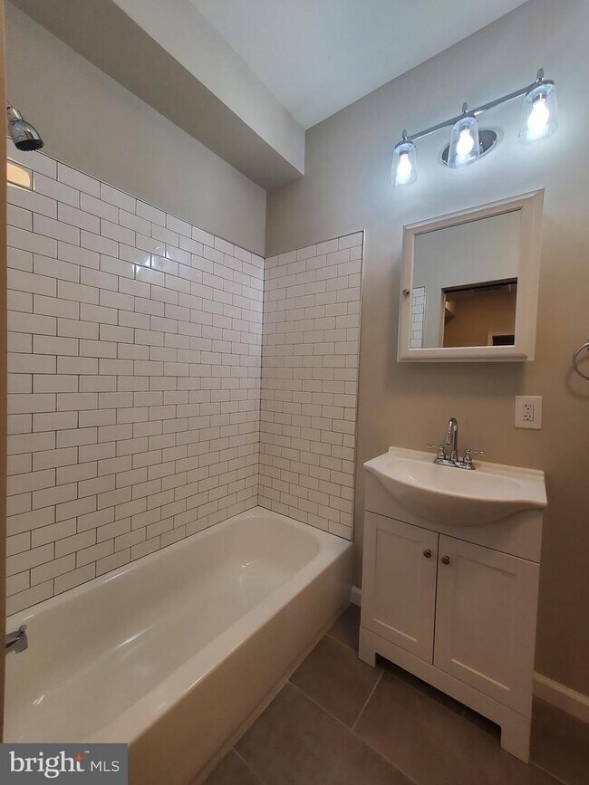 Foto del edificio - 1466 N 52nd St
