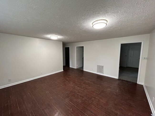 Foto del edificio - 757 E 104th St