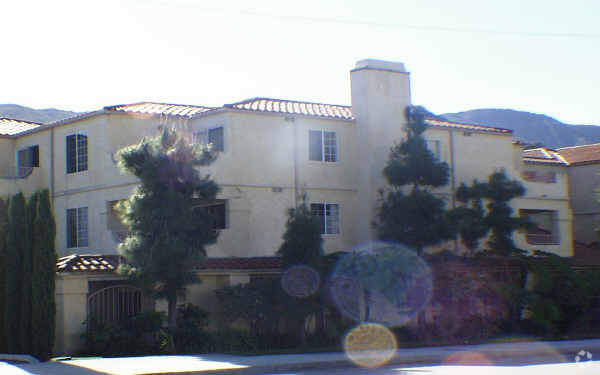 Foto del edificio - Twin Oaks Senior Apartments