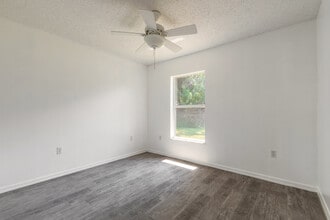 Building Photo - 3214 Juniper Dr