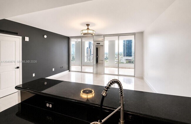 Foto del edificio - 170 SE 14th St