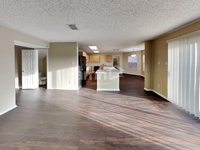 Foto del edificio - 316 Sunset Oak Dr