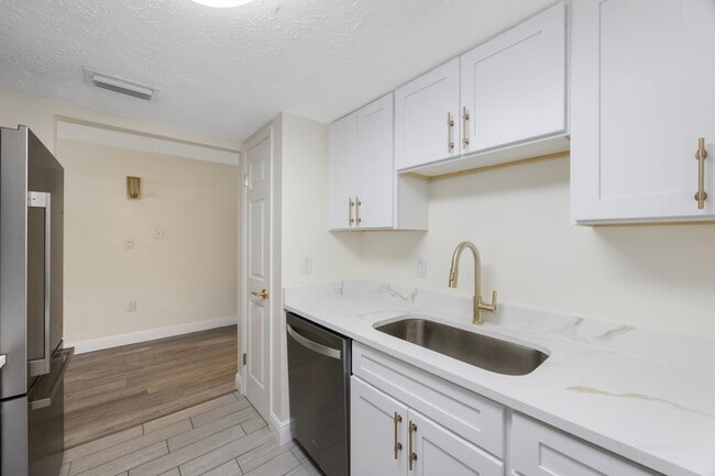 Building Photo - 3111 W Horatio St