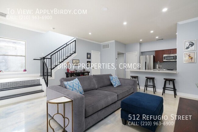 Foto del edificio - Charming 2-Bedroom Townhouse for Rent in S...