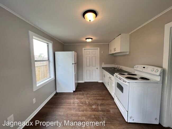 Building Photo - 1 br, 1 bath House - 621 1/2 17th St
