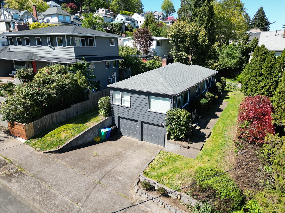 front of property - 13-15 SW Bancroft St