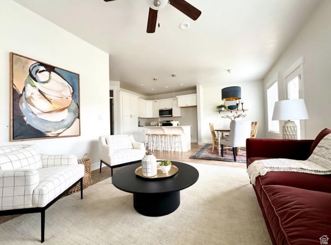 Foto del edificio - 220 Whitewater Dr