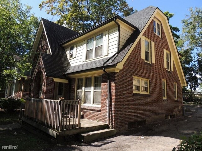 Building Photo - 3 br, 1 bath Duplex - 125 N Normal St 125 ...