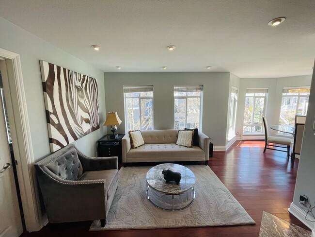 Building Photo - Beautiful furnished two bedroom two bath c...