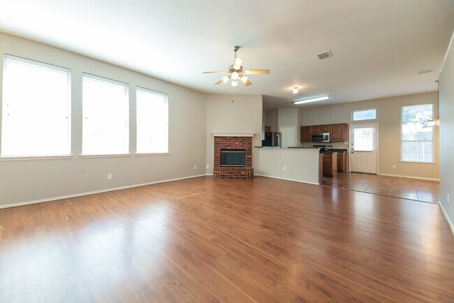 Building Photo - 8152 Hulen Park Cir