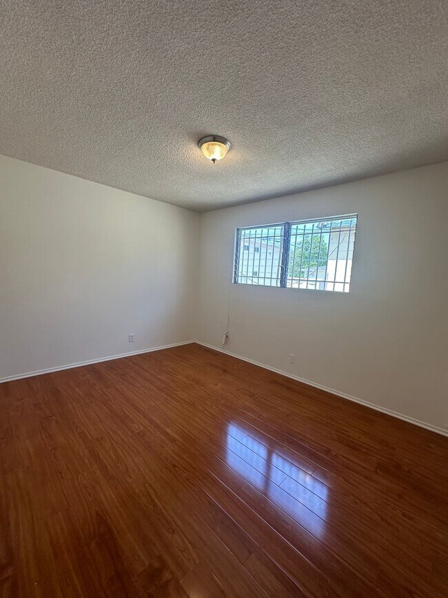 Building Photo - 11615CU