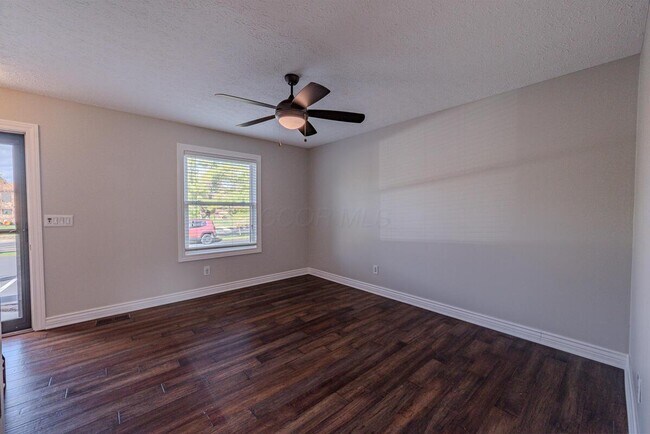 Foto del edificio - 7630 Alta View Blvd