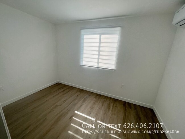 Foto del edificio - **1 BEDROOM** Fully Furnished