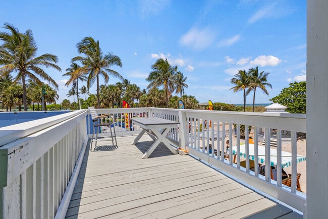 Building Photo - 110 S Ocean Dr