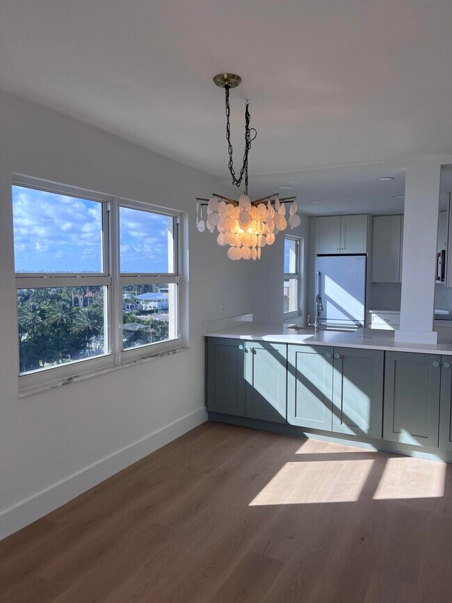 Foto del edificio - 1069 Hillsboro Mile