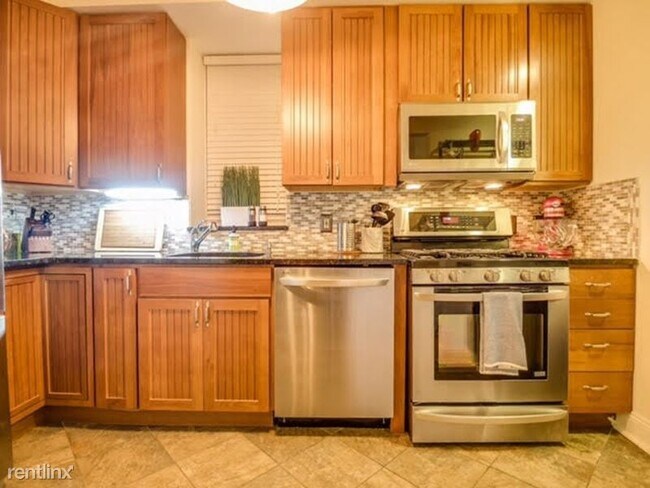 Building Photo - 1 br, 1 bath Condo - 50 Pleasant St
