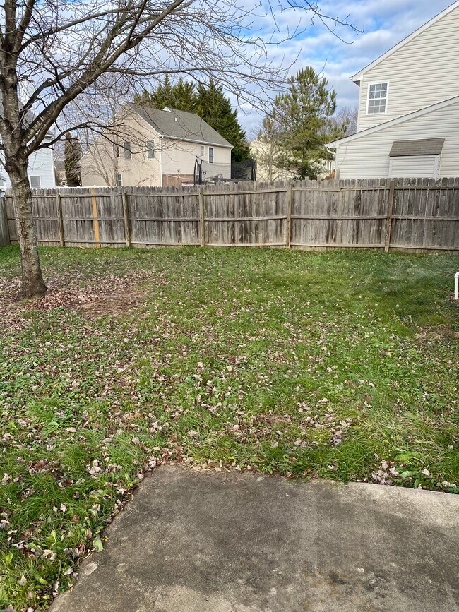 lado - 65 Chestnut Dr