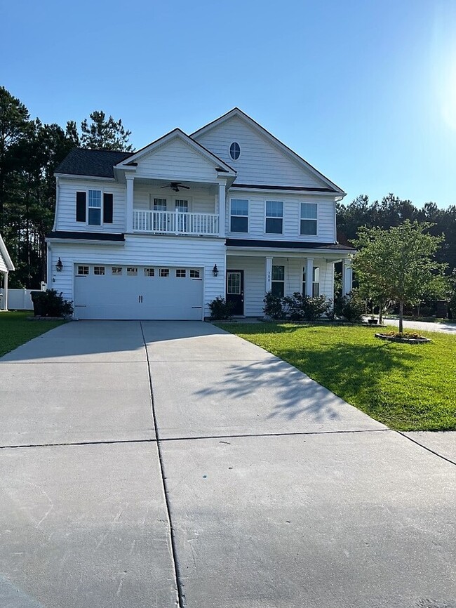 Building Photo - 300 Bracken Fern Road FOR RENT!