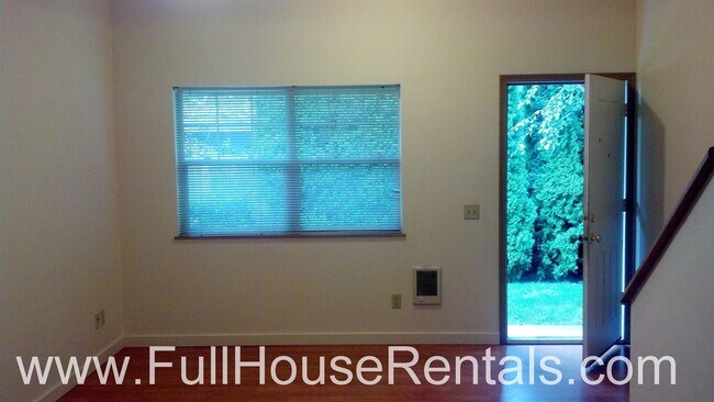 Building Photo - 3 br, 1 bath Apartment - 659 W 11th Alley