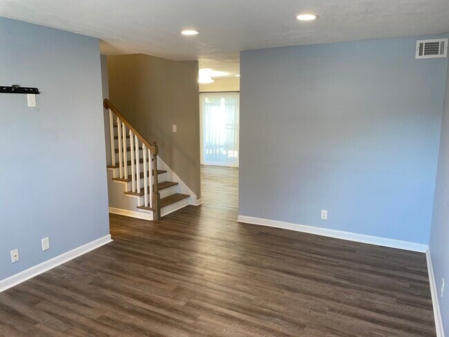 Sala de estar - 1010 Country Club Rd