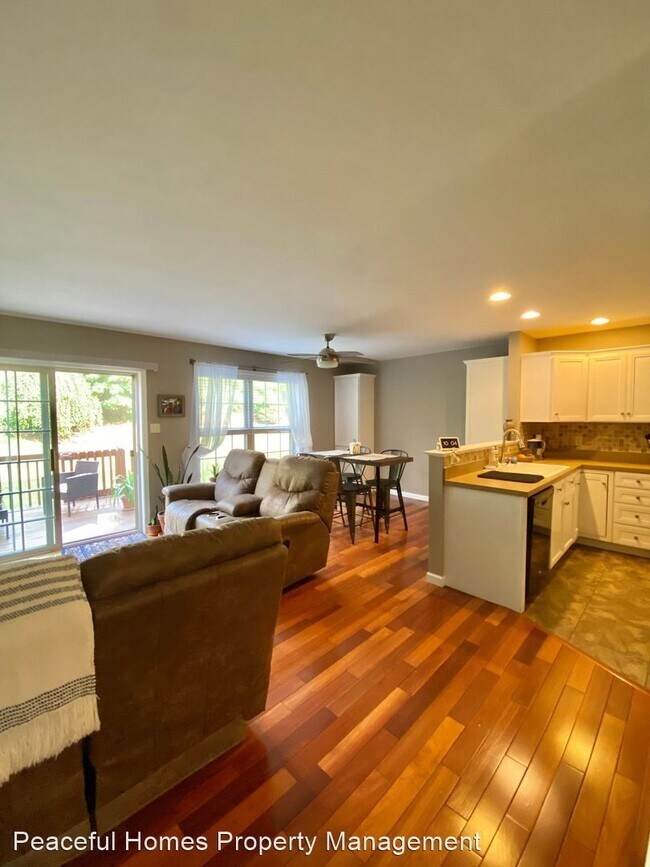 Building Photo - 3 br, 2.5 bath House - 105 Hawk Lane