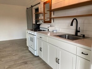Building Photo - 2790 Montecielo Dr