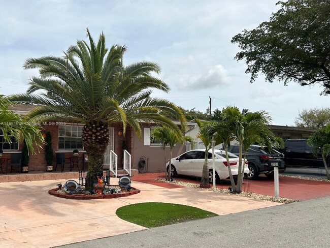 Foto del edificio - 1905 SW 99th Terrace