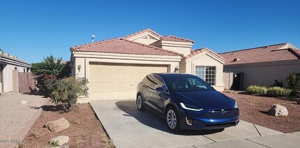 Building Photo - 914 E Monterey St