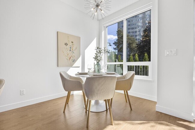 Photo du bâtiment - 13387 Old Yale Rd