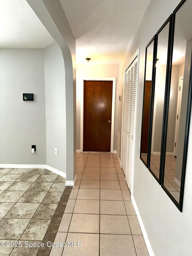 Building Photo - 259 Emerson Dr NW