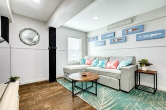 Building Photo - 4421 Pelican Rd