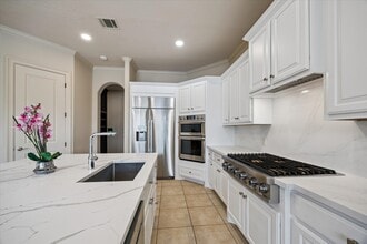 Building Photo - 11218 French Oak Ln