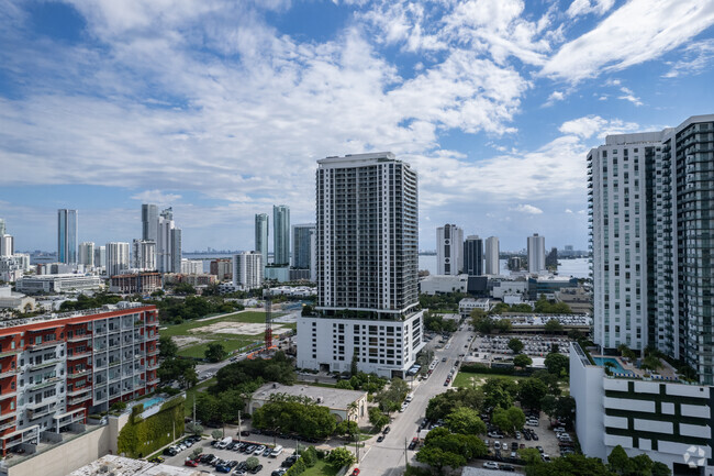 Building Photo - CANVAS