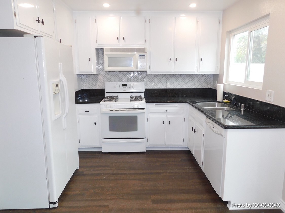 660 S Glassell St, Orange, CA 92866 Condo for Rent in Orange, CA