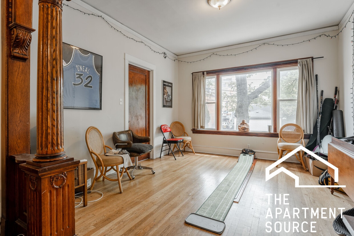 Foto principal - 3010 N Greenview Ave