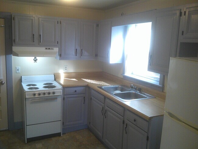 Kitchen - 412 Hublersburg Rd