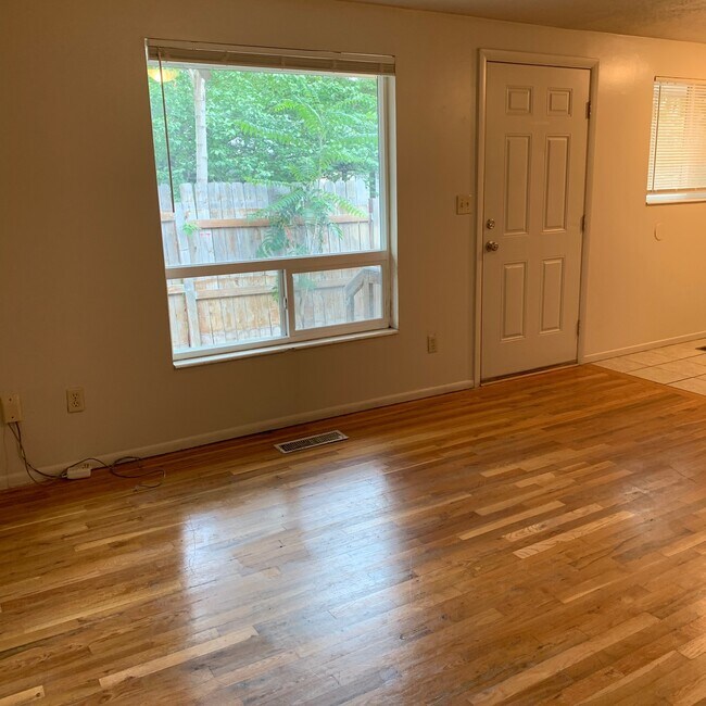 Foto del edificio - Three Bedroom Gem in Salt Lake City; Clean...