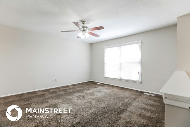 Building Photo - 406 E 164th Terrace