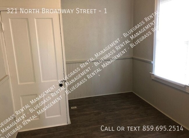 Building Photo - Available NOW! Large 3bedroom