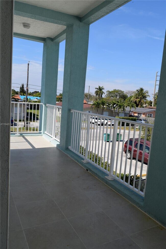 Foto del edificio - 447 SW 78th Ct