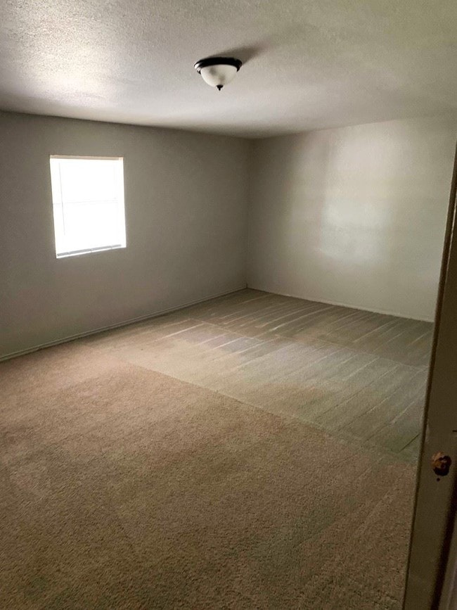Building Photo - 3 br, 2 bath House - 183 BANGOR DR .
