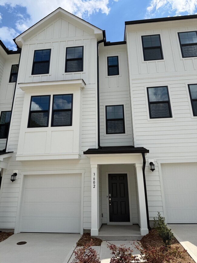 Foto del edificio - 3602 Elm Grv Ln